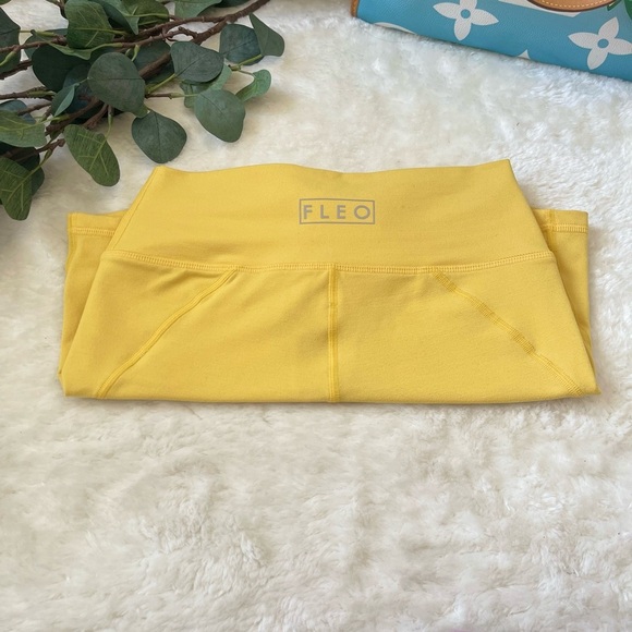 Fleo High Rise Shorts - Picture 3 of 10